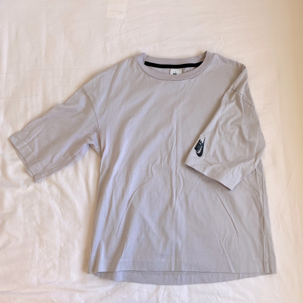 NIKE LAB XS LAVENDER SHORT SLEEVE SHIRT